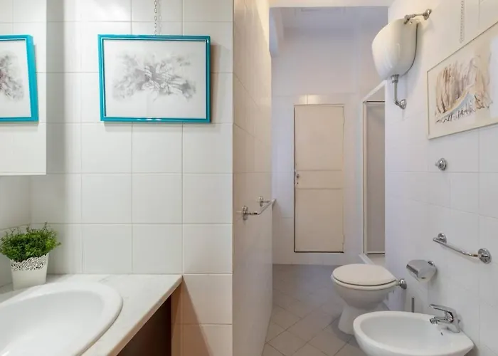 Iflat Spanish Steps Blue Apartment