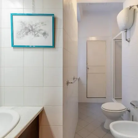 Iflat Spanish Steps Blue Apartment