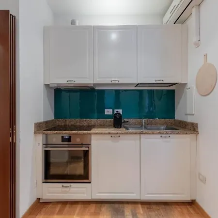 Iflat Spanish Steps Blue Apartment *